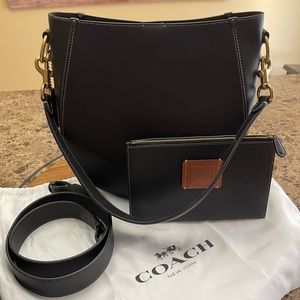 Like New! Authentic Coach Mandy Hobo